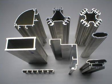 工作臺(tái)采用工業(yè)鋁材有什么優(yōu)勢(shì)以及工業(yè)鋁材切割時(shí)需要注意什么？